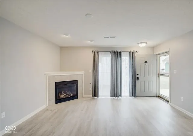 4th image of 11475 Clay Ct #100, Fishers, IN 46037 | MLS# 22104892