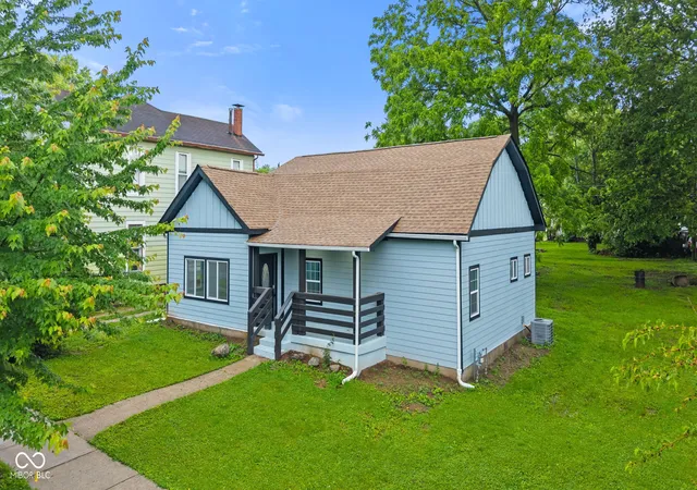 Photo 3 of Single family home for sale at 202 N Jefferson St, Danville, IN 46122 | MLS# 22104905 | Listing updated on 2026-08-28