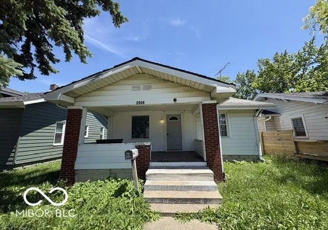 Homes for sale in Muncie, IN | 2006 S Walnut St, Muncie, IN 47302 | MLS# 22104948