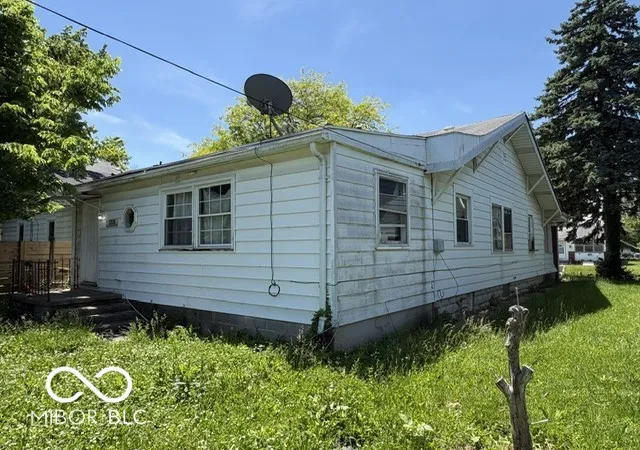 Homes for sale in Muncie, IN | 2006 S Walnut St, Muncie, IN 47302 | MLS# 22104948