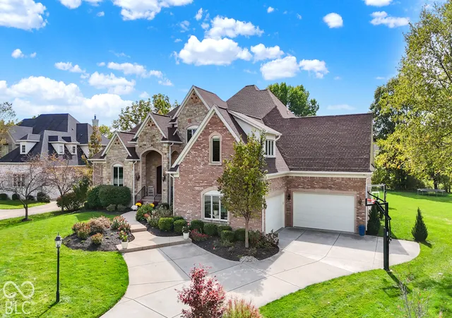 Photo 2 of Sale Pending at 10526 Iron Horse Ln, Carmel, IN 46032 | MLS# 22104950 | Listing updated on 2026-10-06
