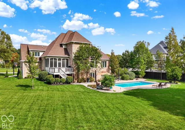 Photo 3 of Sale Pending at 10526 Iron Horse Ln, Carmel, IN 46032 | MLS# 22104950 | Listing updated on 2026-10-06