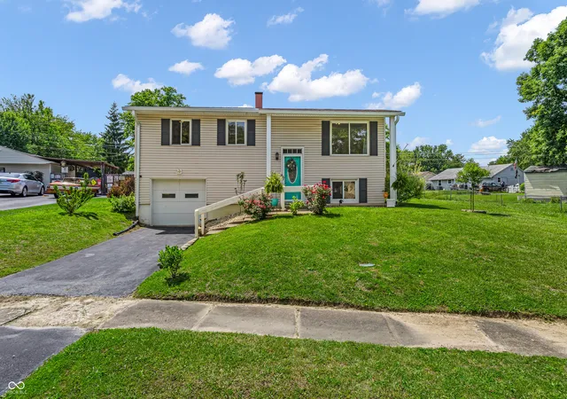 2nd image of 4546 Laclede St, Indianapolis, IN 46221 | MLS# 22104962