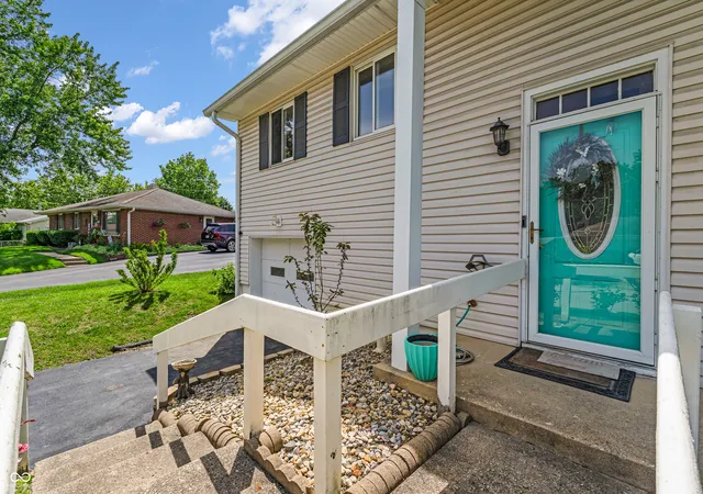 3rd image of 4546 Laclede St, Indianapolis, IN 46221 | MLS# 22104962
