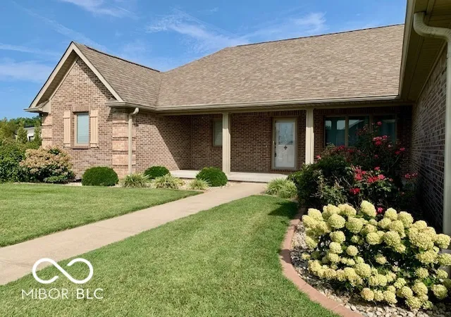 2nd image of 3555 Saint Andrews Pl, Seymour, IN 47274 | MLS# 22104980