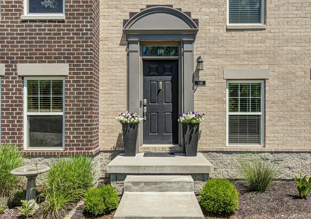 3rd image of 896 Yorkshire Ln, Zionsville, IN 46077 | MLS# 22104981