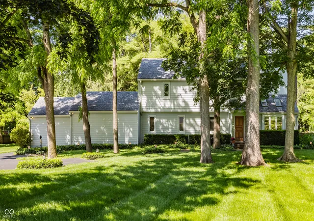 2nd image of 4865 Briarwood Ct, Carmel, IN 46033 | MLS# 22104991