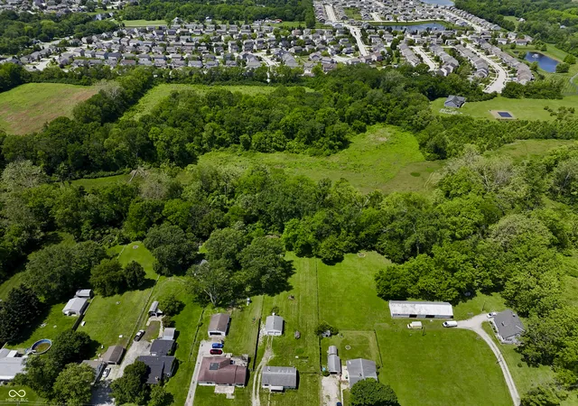 2nd image of 1346 S Morgantown Rd, Greenwood, IN 46143 | MLS# 22105008