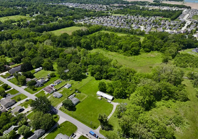 3rd image of 1346 S Morgantown Rd, Greenwood, IN 46143 | MLS# 22105008