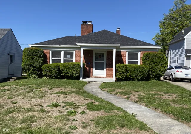 Single family home for sale at 611 Chestnut St, Anderson, IN 46012 | MLS# 22105027