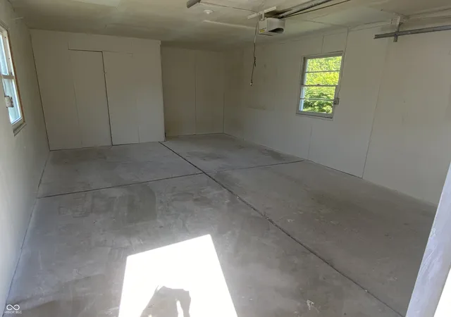 Photo 4 of Single family home for sale at 611 Chestnut St, Anderson, IN 46012 | MLS# 22105027 | Listing updated on 2026-09-18
