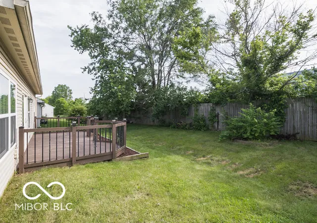 Photo 2 of Single family home for sale at 1650 Bridgecreek Xing, Greenwood, IN 46143 | MLS# 22105035 | Listing updated on 2026-10-01