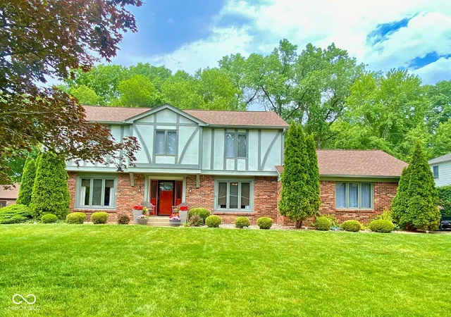 Photo 1 of Single family home for sale at 7224 Kingman Cir, Indianapolis, IN 46256 | MLS# 22105040 | Listing updated on 2026-06-10
