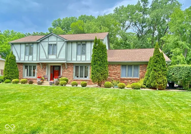 Photo 2 of Single family home for sale at 7224 Kingman Cir, Indianapolis, IN 46256 | MLS# 22105040 | Listing updated on 2026-06-10