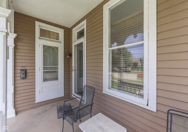 Photo 2 of Single family home for sale at 409 E Washington St, Martinsville, IN 46151 | MLS# 22105061 | Listing updated on 2026-09-03