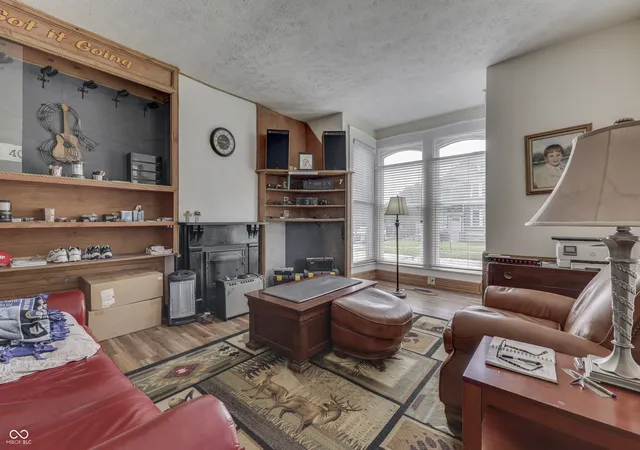Photo 2 of Single family home for sale at 409 E Washington St, Martinsville, IN 46151 | MLS# 22105061 | Listing updated on 2026-09-03