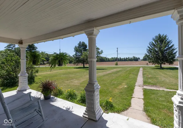 3rd image of 6862 Travis Rd, Greenwood, IN 46143 | MLS# 22105063