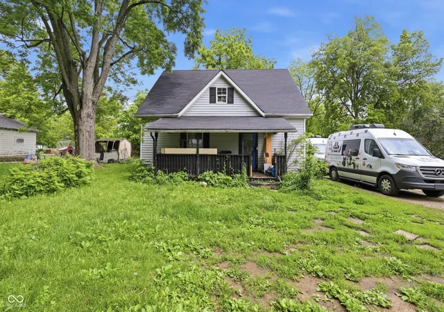 Homes for sale in Fillmore, IN | 129 N Main St, Fillmore, IN 46128 | MLS# 22105088