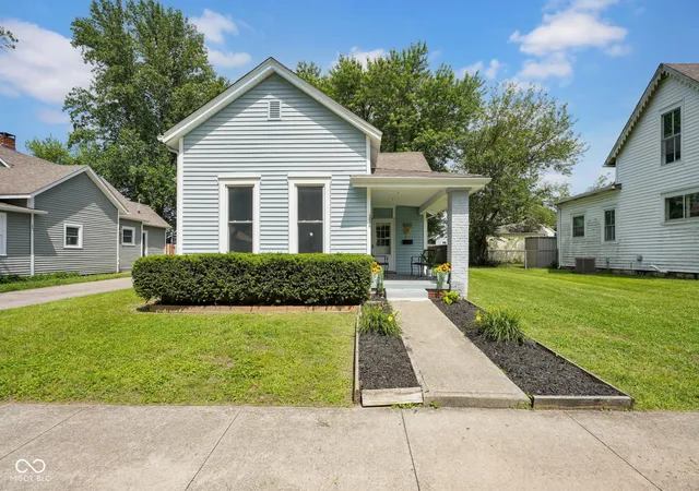 Homes for sale in Columbus, IN | 1617 Lafayette Ave, Columbus, IN 47201 | MLS# 22105094