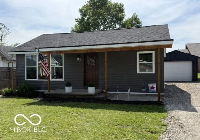 Homes for sale in Fairland, IN | 203 S Walnut St, Fairland, IN 46126 | MLS# 22105096