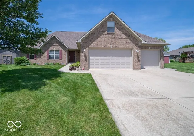 Homes for sale in New Palestine, IN | 4838 W Cedar Creek Pl, New Palestine, IN 46163 | MLS# 22105104