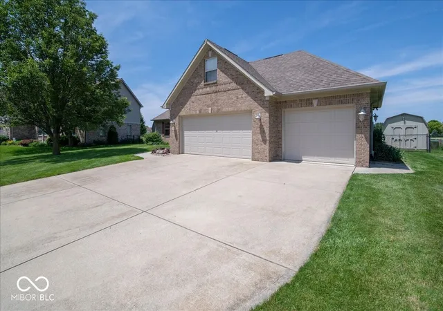 Homes for sale in New Palestine, IN | 4838 W Cedar Creek Pl, New Palestine, IN 46163 | MLS# 22105104