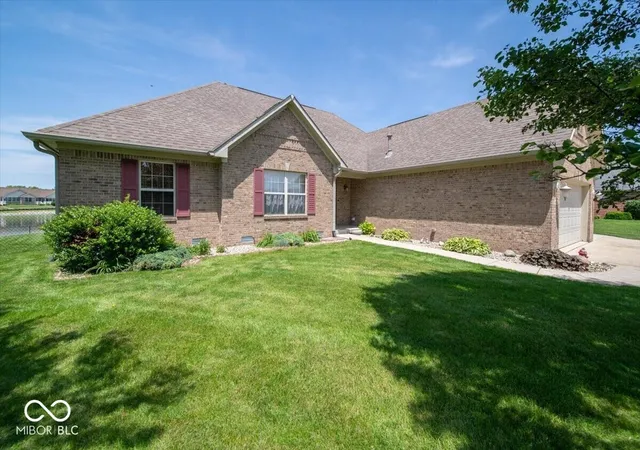 Homes for sale in New Palestine, IN | 4838 W Cedar Creek Pl, New Palestine, IN 46163 | MLS# 22105104