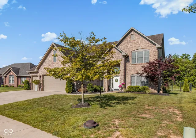Photo 3 of Single family home for sale at 6054 Easy Ln, Indianapolis, IN 46259 | MLS# 22105106 | Listing updated on 2026-05-30