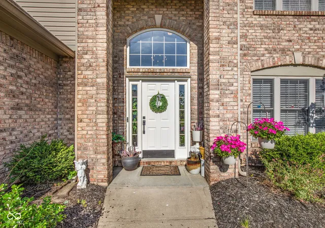 Photo 4 of Single family home for sale at 6054 Easy Ln, Indianapolis, IN 46259 | MLS# 22105106 | Listing updated on 2026-05-30