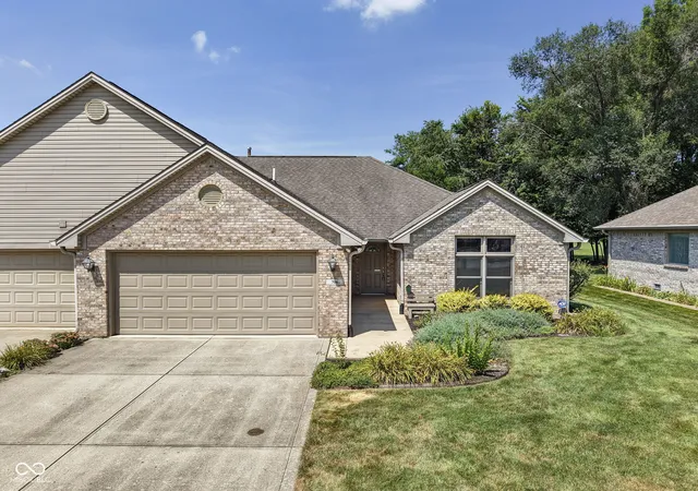 1st image of 706 Paris Dr, Franklin, IN 46131 | MLS# 22105109