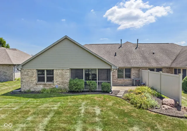 2nd image of 706 Paris Dr, Franklin, IN 46131 | MLS# 22105109