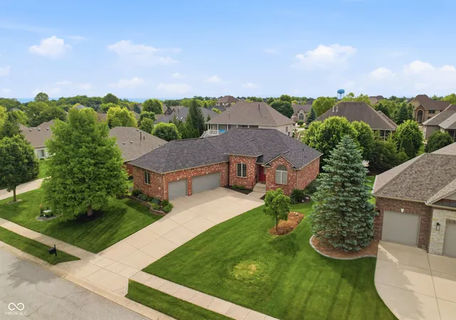 3rd image of 2937 Abbotsbury Ct, Greenwood, IN 46143 | MLS# 22105144