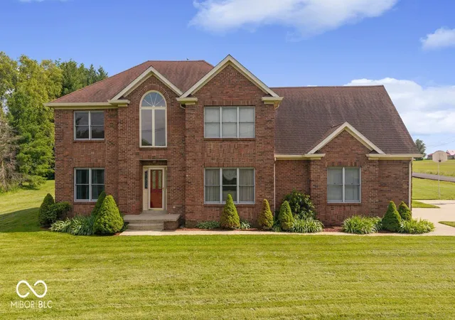 Photo 1 of Single family home for sale at 3877 Meadowbrook Dr, Seymour, IN 47274 | MLS# 22105155 | Listing updated on 2026-08-21