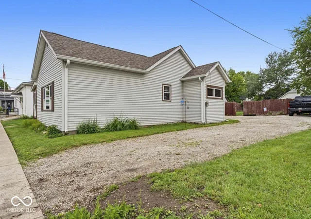 Homes for sale in Sulphur Springs, IN | 107 N Meridian St, Sulphur Springs, IN 47388 | MLS# 22105167