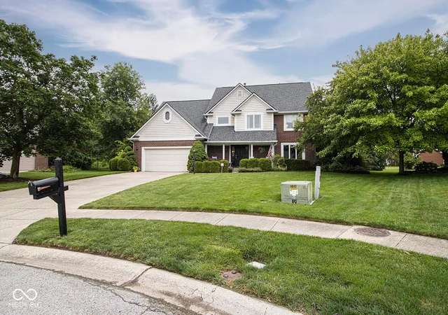 2nd image of 197 Crowndale Ct, Noblesville, IN 46060 | MLS# 22105197