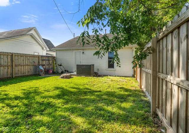 21st image of 1922 Wallace Ave, Columbus, IN 47201 | MLS# 22105220