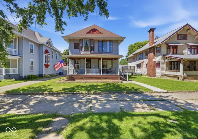 3rd image of 330 W Broadway St, Shelbyville, IN 46176 | MLS# 22105258