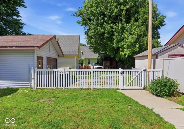 53rd image of 330 W Broadway St, Shelbyville, IN 46176 | MLS# 22105258