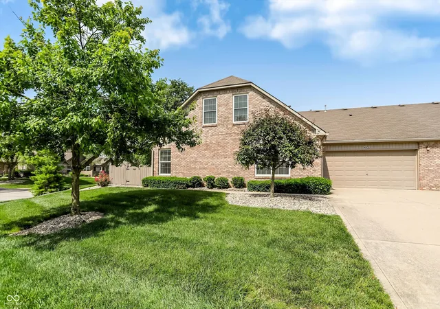 Photo 4 of Condo for sale at 2361 Steeple Chase, Shelbyville, IN 46176 | MLS# 22105260 | Listing updated on 2026-09-30