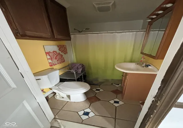 Photo 4 of Sale Pending at 619 S Whitcomb Ave, Indianapolis, IN 46241 | MLS# 22105282 | Listing updated on 2026-07-18