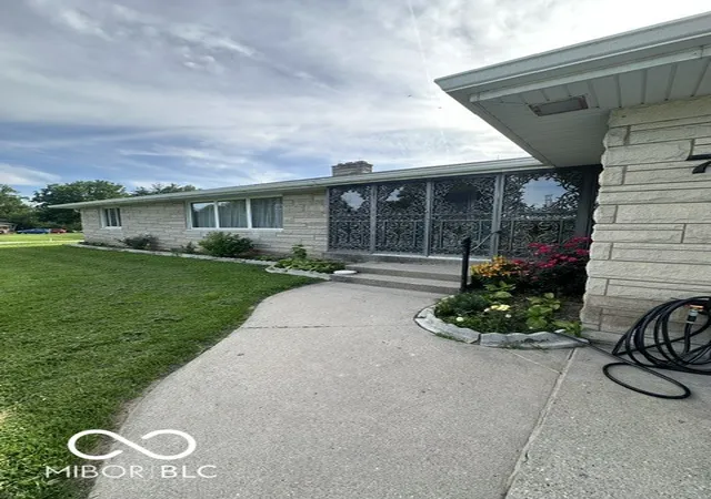 5th image of 76 Kirk Dr E, Indianapolis, IN 46234 | MLS# 22105292