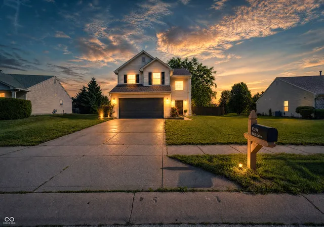 Photo 1 of Single family home for sale at 10194 Buell Dr, Avon, IN 46123 | MLS# 22105293 | Listing updated on 2026-09-06