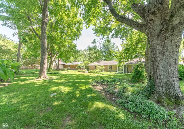 Homes for sale in Columbus, IN | 4052 Roselawn Ave, Columbus, IN 47203 | MLS# 22105294