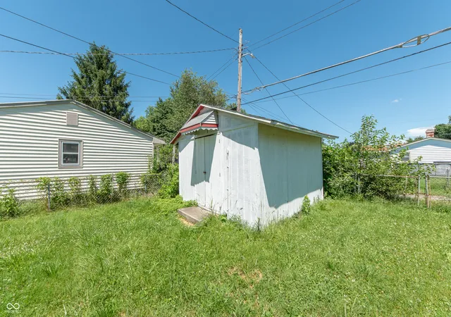 16th image of 443 Cleveland St, Columbus, IN 47201 | MLS# 22105309