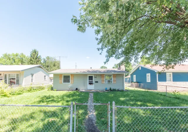 2nd image of 443 Cleveland St, Columbus, IN 47201 | MLS# 22105309