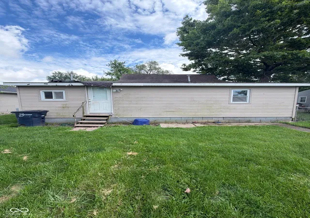 3rd image of 2522 N B St, Elwood, IN 46036 | MLS# 22105340