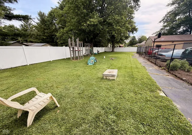 Photo 20 of Single family home for sale at 1929 N Avon Ave, Avon, IN 46123 | MLS# 22105367 | Listing updated on 2026-10-09