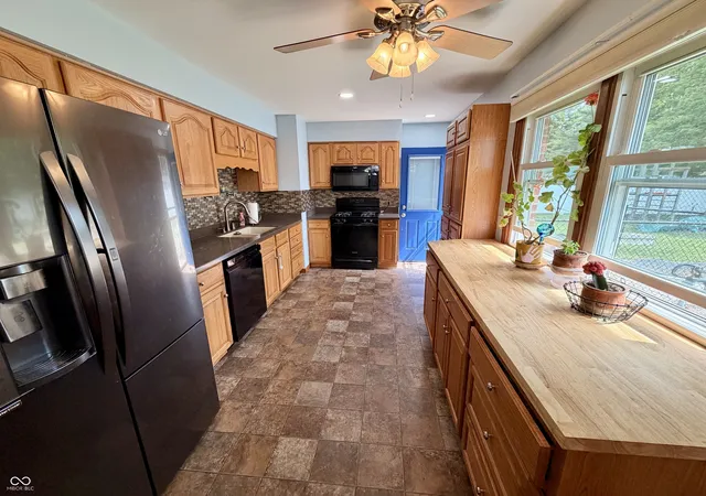 Photo 2 of Single family home for sale at 1929 N Avon Ave, Avon, IN 46123 | MLS# 22105367 | Listing updated on 2026-09-19