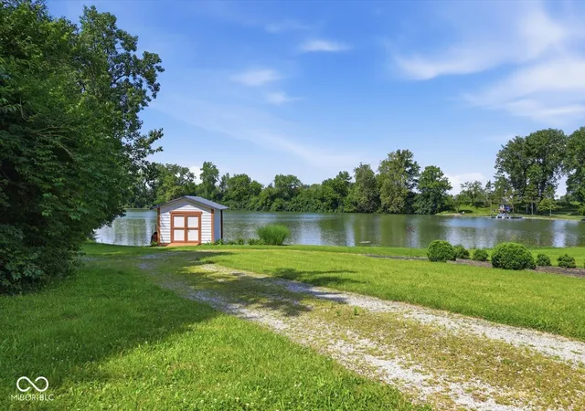 3rd image of 4661 N Frontage Rd, Fairland, IN 46126 | MLS# 22105410