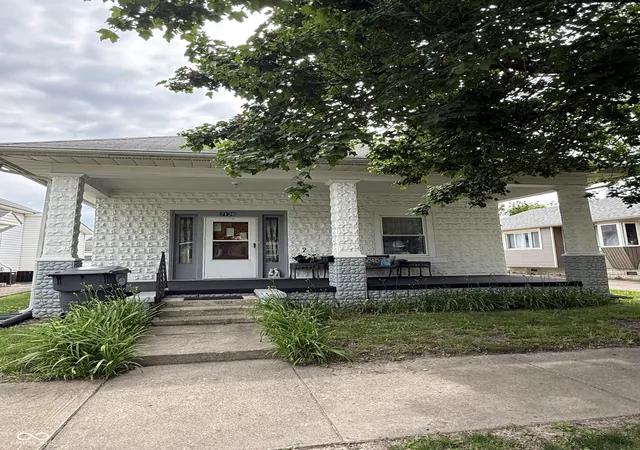 Homes for sale in Anderson, IN | 2120 George St, Anderson, IN 46016 | MLS# 22105411